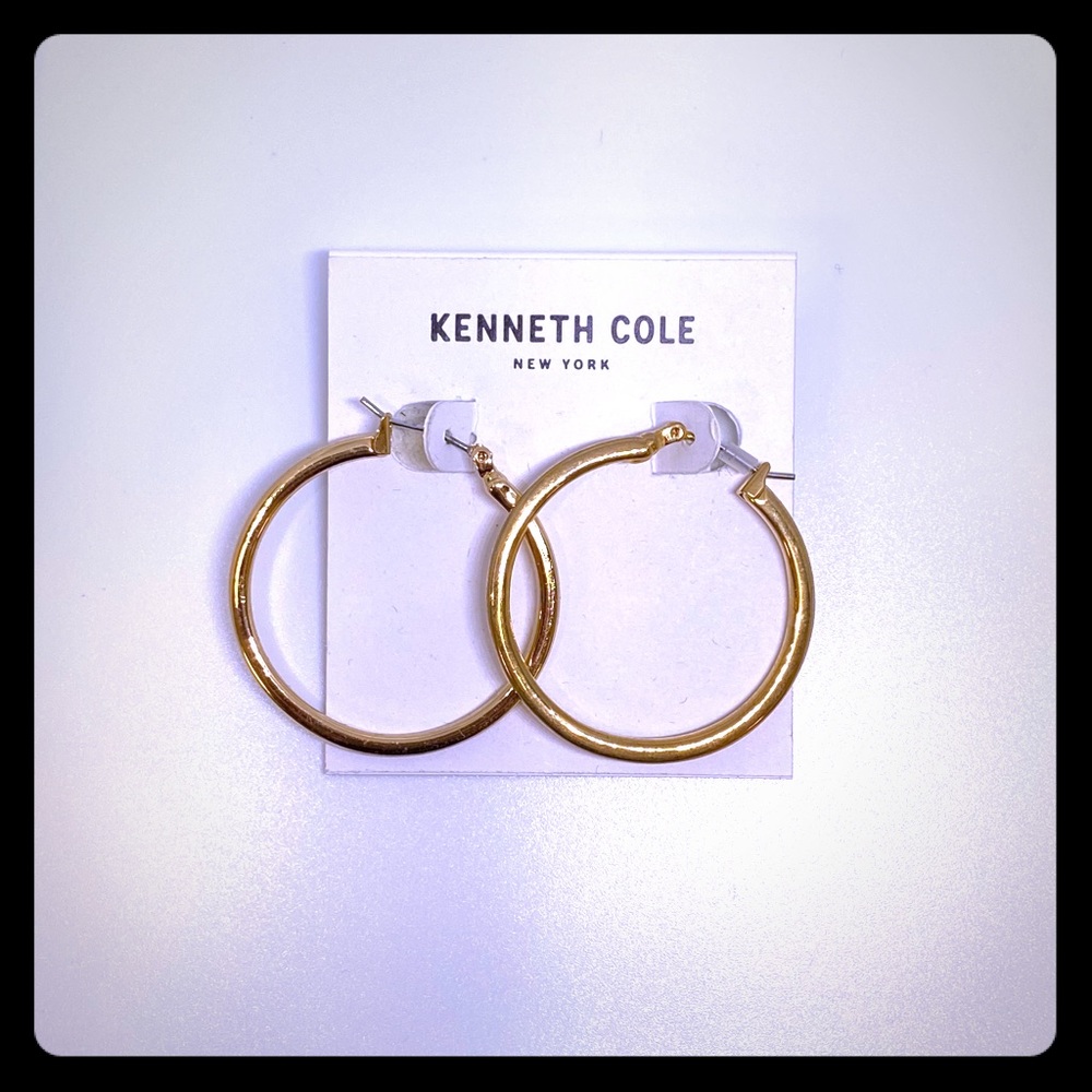GOLD HOOP EARRINGS
